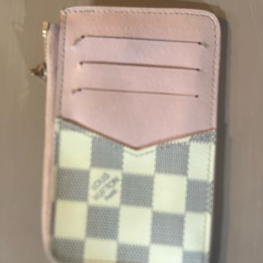 Women’s Small Lois Vuittion Wallet